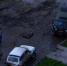 Автомобиль в Барнауле застрял в яме для слива лужи - Vip-Barnaul.Ru