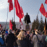 Гвоздики и красные флаги. Барнаульцы провели митинг в честь дня Октябрьской революции - ИА Амител