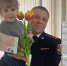 Алтайские полицейские поздравили женщин и девочек, получивших паспорта - Телеканал Катунь 24