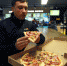 Есть пиццу, одеваться на Avito, не краситься. Как ковид изменил привычки барнаульцев - ИА Амител