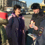 В Барнауле инспекторы ГИБДД поощрили законопослушных водителей и пешеходов - ГТРК Алтай
