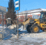 Дорожная служба Барнаула продолжает устранять скользкость на тротуарах и подходах к пешеходным переходам - Администрация г. Барнаул