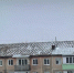 Жители барнаульской многоэтажки просят залатать крышу, через которую видно небо - ГТРК Алтай