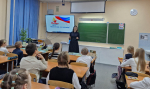 Для учащихся Барнаула прошли занятия «Разговоры о важном» на тему «День народного Единства»