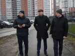 Дмитрий Аганов проверил обустройство тротуара по ул.65 лет Победы