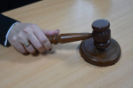 Приставы из Новоалтайска заманили должницу в отдел, пообещав наследство