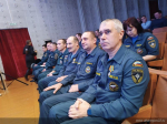 В Михайловском зампредседателя Правительства Алтайского края Игорь Степаненко и начальник ГУ МЧС России по Алтайскому краю Александр Макаров вручили награды участникам ликвидации последствий паводка