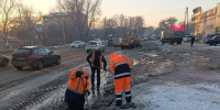 МБУ «Автодорстрой» устраняет последствия коммунальной аварии на Павловском тракте - Администрация г. Барнаул