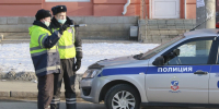 На Алтае водитель Toyota выскочил на встречку и столкнулся с «Газелью» - Комсомольская Правда