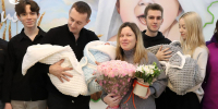 Год семьи завершается в Барнауле тремя тройнями - ГТРК Алтай