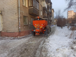 Новые пескоразбрасыватели приступили к противогололедной обработке тротуаров в Барнауле
