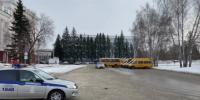 Школьные автобусы могут затруднить движение перед Новым годом в Барнауле - Barneos22.ru