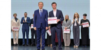 Виктор Томенко вручил дипломы выпускникам Губернаторской программы Фото №1 - Алтайская правда
