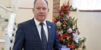 Депутаты гордумы вручили праздничные подарки маленьким барнаульцам - Барнаульская городская Дума