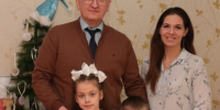 Заместитель Председателя Правительства Алтайского края Виталий Снесарь вручил подарки детям из Барнаула в рамках акции «Елка желаний» - Администрация Алтайского края