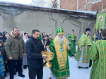 В день памяти святого праведного Иоанна Кронштадтского митрополит Сергий совершил Божественную литургию в храме Православной школы