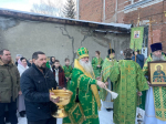 В день памяти святого праведного Иоанна Кронштадтского митрополит Сергий совершил Божественную литургию в храме Православной школы