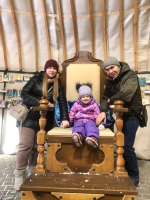 Атмосфера советского Нового года в барнаульском зоопарке. Фото