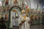 В праздник Рождества Христова Глава Алтайской митрополии совершил Божественную литургию в Александро-Невском соборе Барнаула
