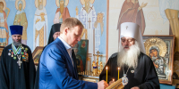 C праздником Рождества Христова поздравили всех православных верующих Губернатор Алтайского края Виктор Томенко и митрополит Барнаульский и Алтайский Сергий - Алтайская митрополия