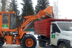 В Барнауле продолжается очистка общественных территорий от снега