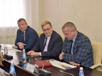 В администрации города Барнаула обсудили вопросы развития общественного и специализированного транспорта