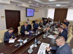В администрации города Барнаула обсудили вопросы развития общественного и специализированного транспорта