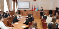 В Барнауле прошел парламентский урок для молодежи, посвященный месячнику молодого избирателя - Барнаульская городская Дума