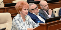 Накануне 38-й сессии в АКЗС прошли заседания постоянных депутатских объединений и комитетов Фото №1 - Алтайская правда