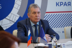 Александр Романенко предложил создать рабочую группу по внесению изменений в краевое законодательство о местном самоуправлении