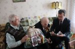 Андрей Данькин поздравил с 98-летним юбилеем ветерана Великой Отечественной войны Петра Медведенко