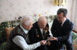 Андрей Данькин поздравил с 98-летним юбилеем ветерана Великой Отечественной войны Петра Медведенко
