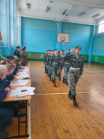 Более 130 барнаульских школьников стали участниками строевого смотра