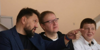 Губернатор Виктор Томенко на баскетболе / Фото: "Алтайский спорт" - ИА Амител