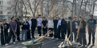 На территории Октябрьского района Барнаула продолжают наводить порядок в рамках месячника весенней санитарной очистки и благоустройства - Администрация г. Барнаул