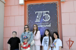 Дети сотрудников Росгвардии посетили праздник в барнаульском планетарии, организованный в честь Дня космонавтики