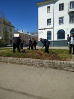 Центральный район принял участие в общегородском субботнике