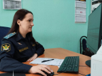 Судебные приставы восстановили нарушенные права незаконно уволенной женщины из Барнаула