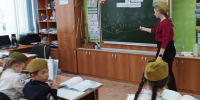 В школе №53 прошли уроки в солдатской пилотке в память о детях, ушедших на фронт - Администрация г. Барнаул
