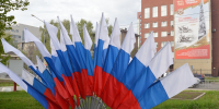 Территорию Октябрьского района Барнаула празднично украсили в преддверии Дня Победы - Администрация г. Барнаул