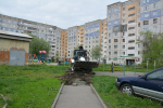 В Ленинском районе приступили к благоустройству дворов по нацпроекту «Инфраструктура для жизни»