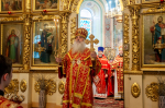 В день Преполовения Пятидесятницы, митрополит Сергий совершил Литургию в кафедральном соборе