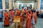 В день Преполовения Пятидесятницы, митрополит Сергий совершил Литургию в кафедральном соборе