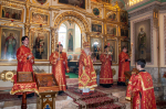 В день Преполовения Пятидесятницы, митрополит Сергий совершил Литургию в кафедральном соборе