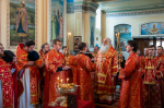 В день Преполовения Пятидесятницы, митрополит Сергий совершил Литургию в кафедральном соборе