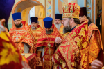 В день памяти равноапостольных Мефодия и Кирилла в Знаменском храме женского монастыря в Барнауле прошло соборное Богослужение