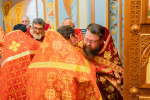В день памяти равноапостольных Мефодия и Кирилла в Знаменском храме женского монастыря в Барнауле прошло соборное Богослужение