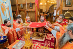 В день памяти равноапостольных Мефодия и Кирилла в Знаменском храме женского монастыря в Барнауле прошло соборное Богослужение