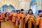 В день памяти равноапостольных Мефодия и Кирилла в Знаменском храме женского монастыря в Барнауле прошло соборное Богослужение