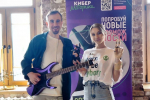 Кибергитарист с бионическим протезом выступил в Барнауле